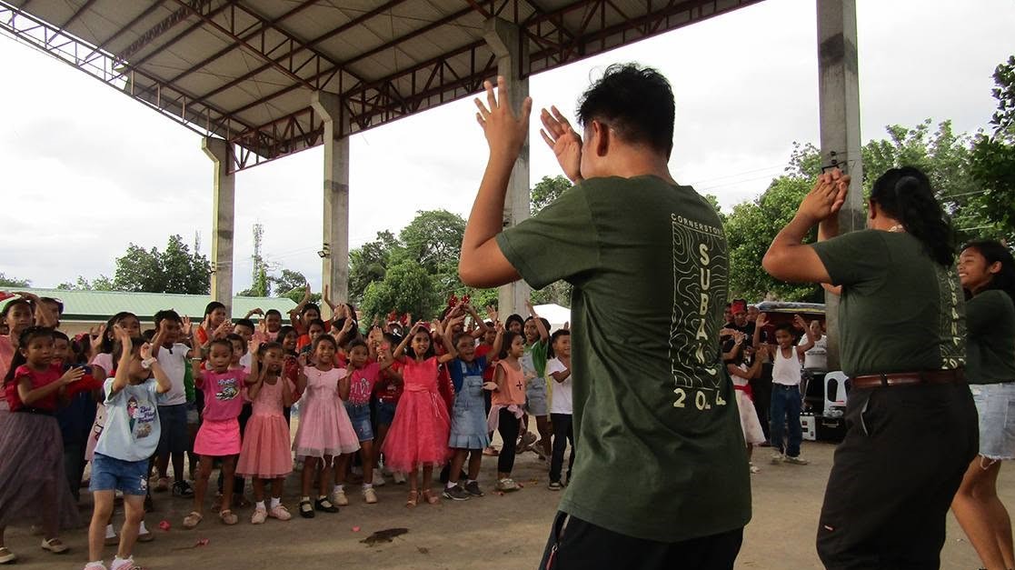 Subang Christmas Special at Badian Central School